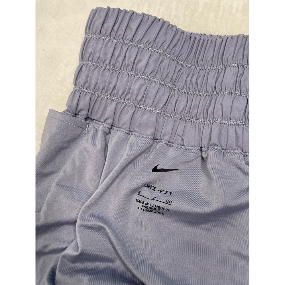 Nike sz S Lavender High-Waist Athletic Shorts Gym Work Out Athletic Run Summer - Picture 6 of 8
